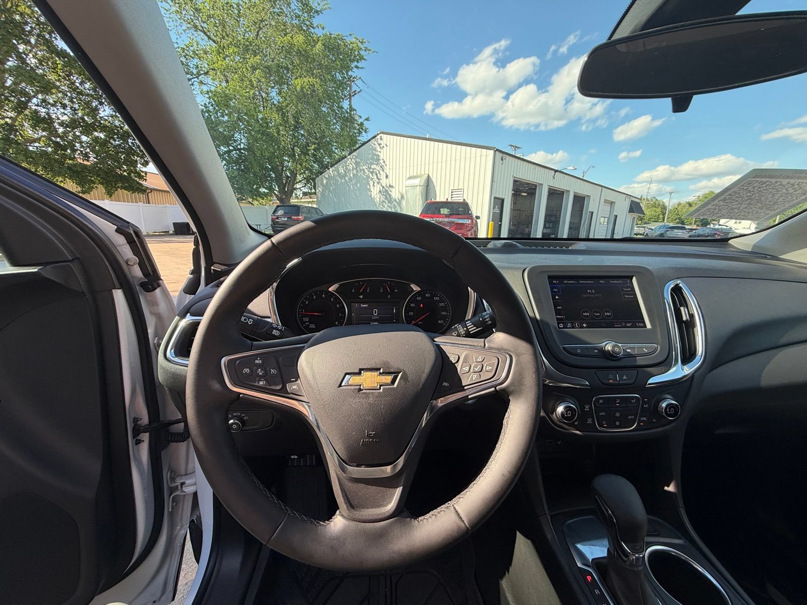 Used 2024 Chevrolet Equinox LT w/ LPO, Floor Liner Package FWD image 22