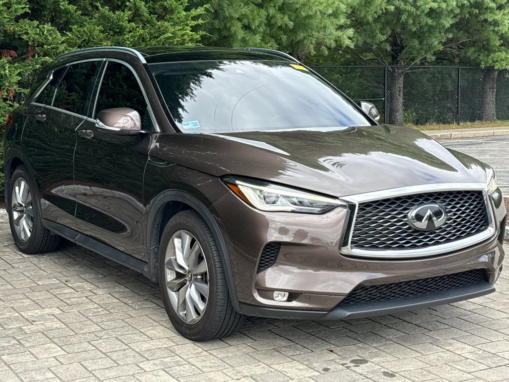 Used 2019 INFINITI QX50 Luxe w/ Navigation Package AWD/4WD image 3