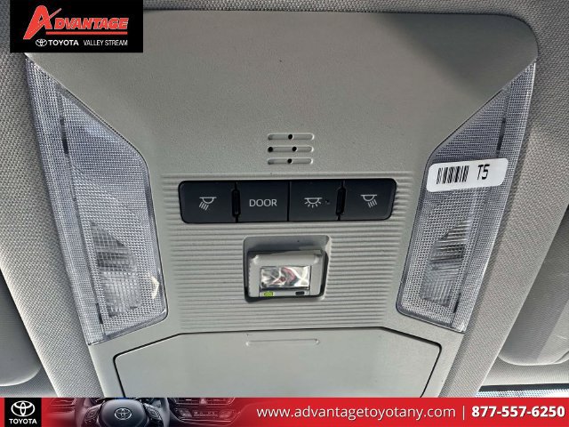 Used 2024 Toyota RAV4 LE AWD/4WD image 35
