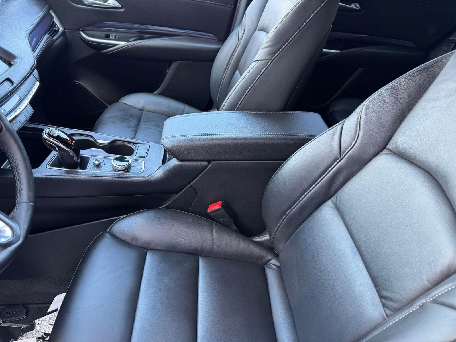 Used 2023 Cadillac XT4 Luxury w/ Driver Awareness Package image 23