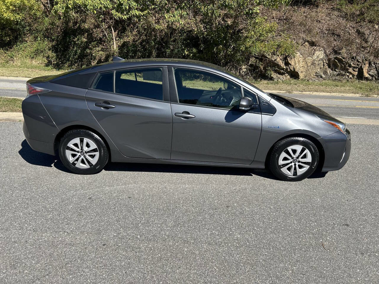 Used 2017 Toyota Prius Two image 9