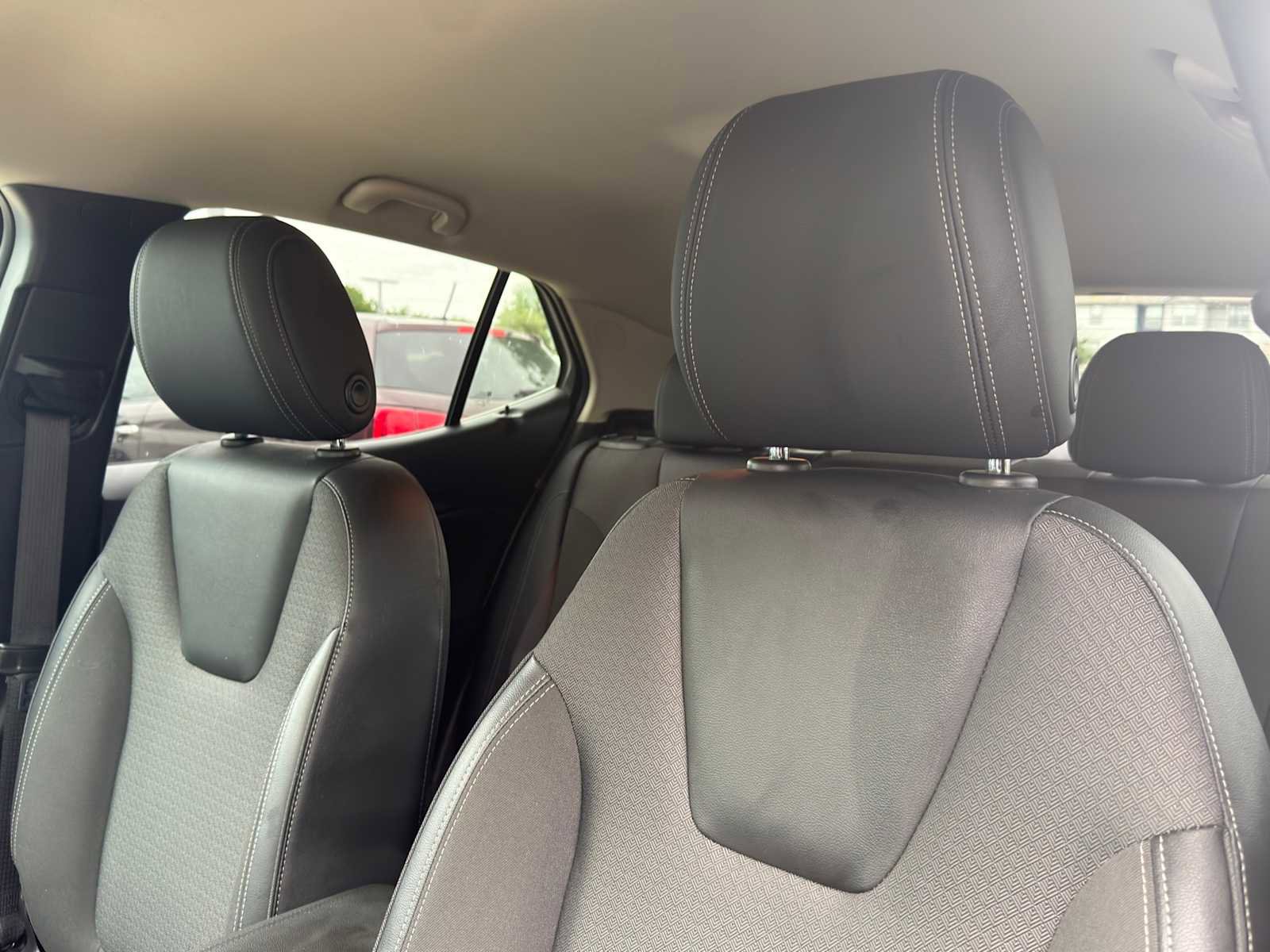 Used 2023 Buick Encore GX Preferred w/ Cold Weather Comfort Package FWD image 11