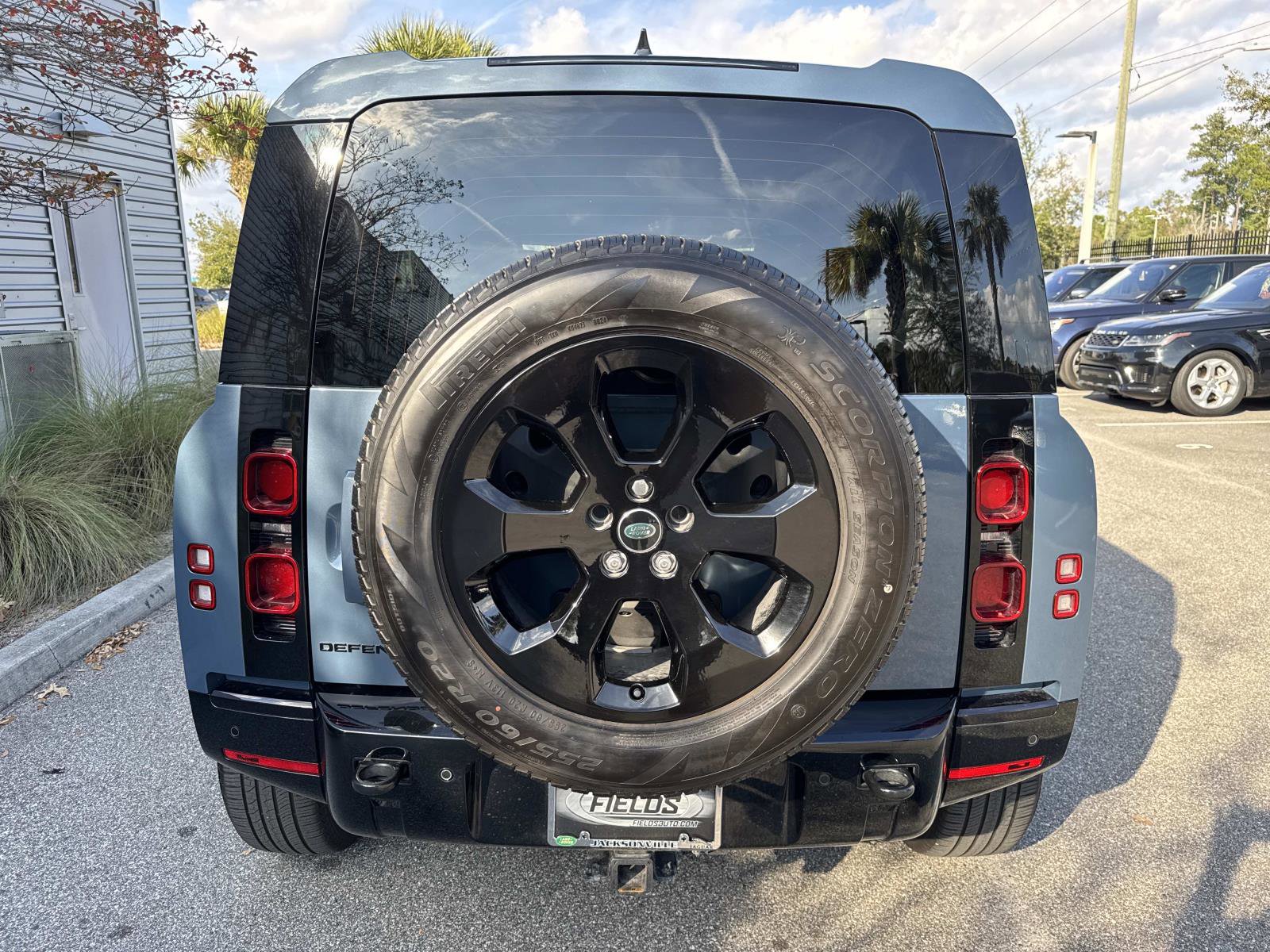 Used 2024 Land Rover Defender 110 X-Dynamic SE image 7