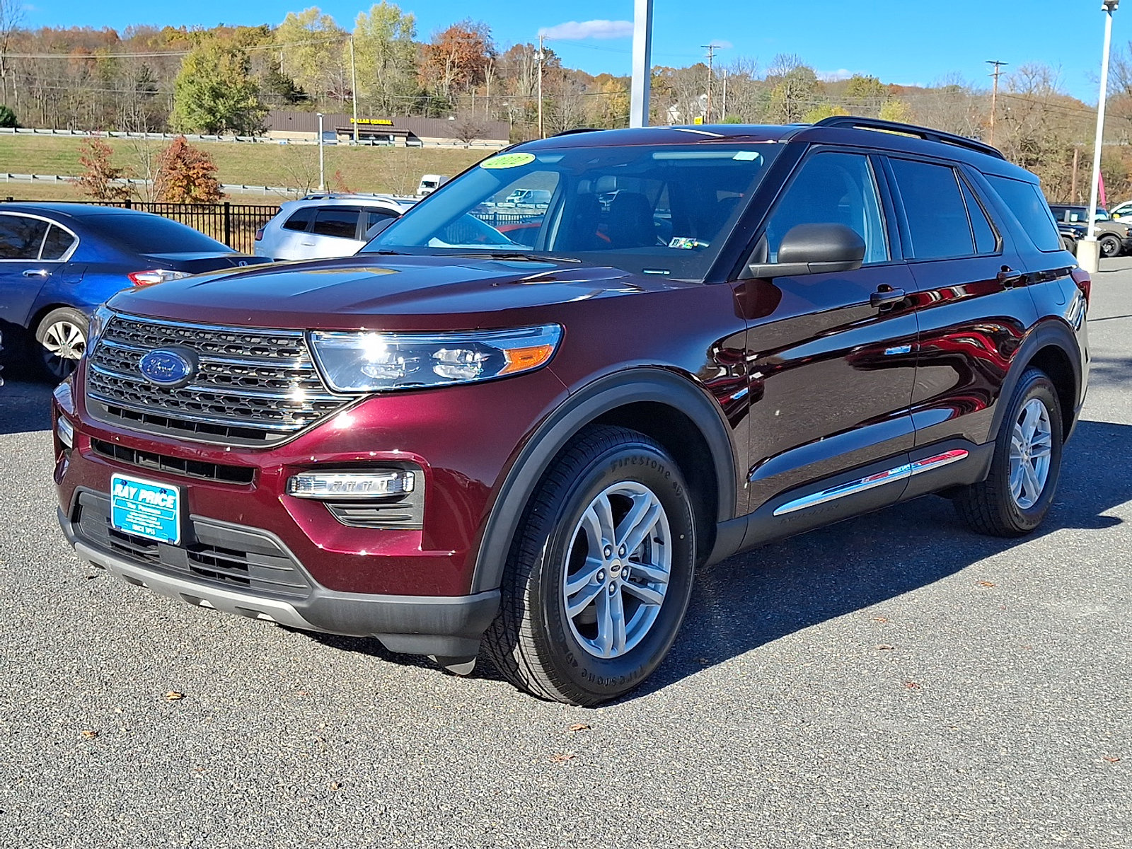 Certified 2022 Ford Explorer XLT w/ Equipment Group 202A image 3