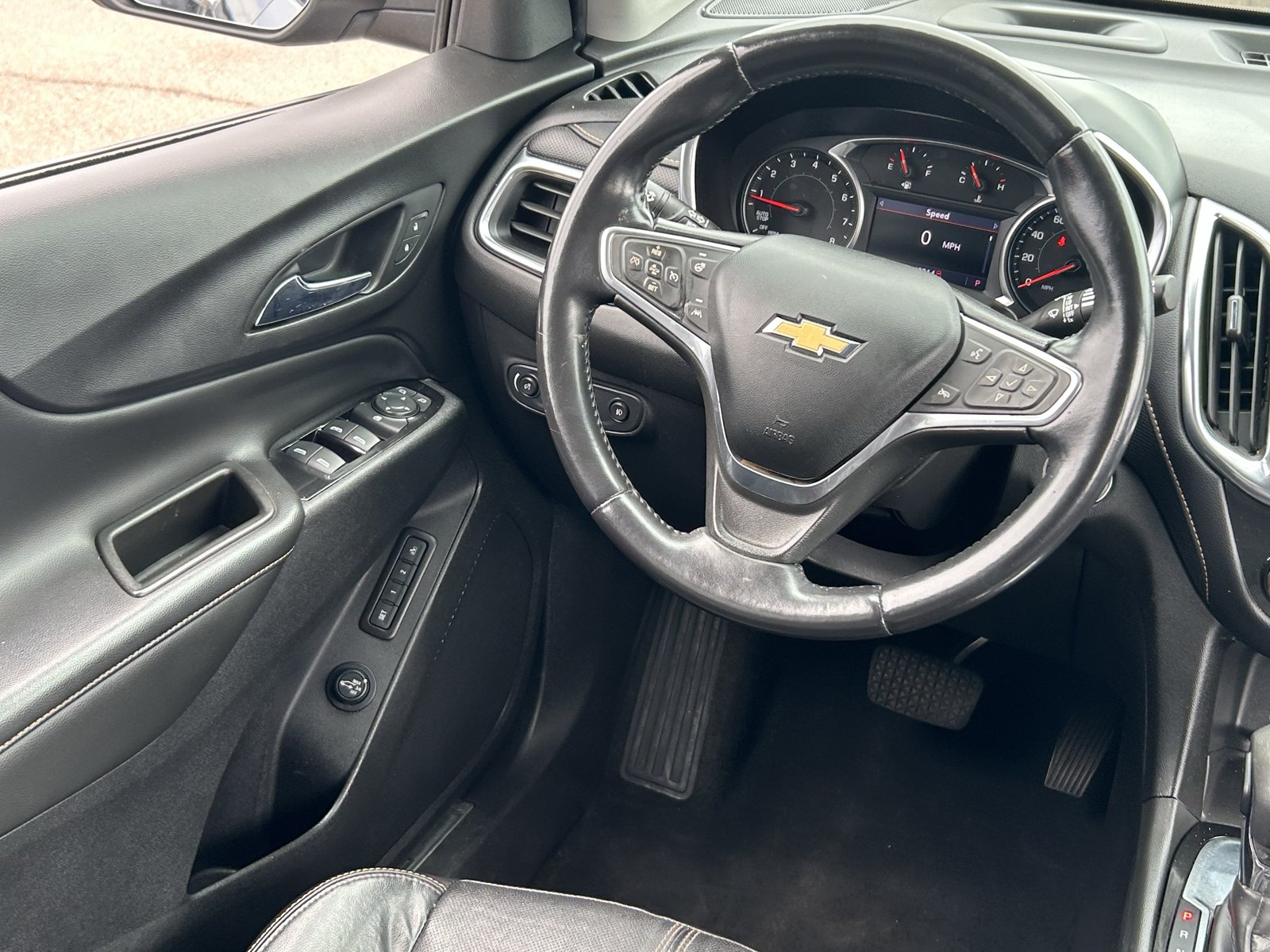 Certified 2022 Chevrolet Equinox Premier w/ LPO, Cargo Package FWD image 17