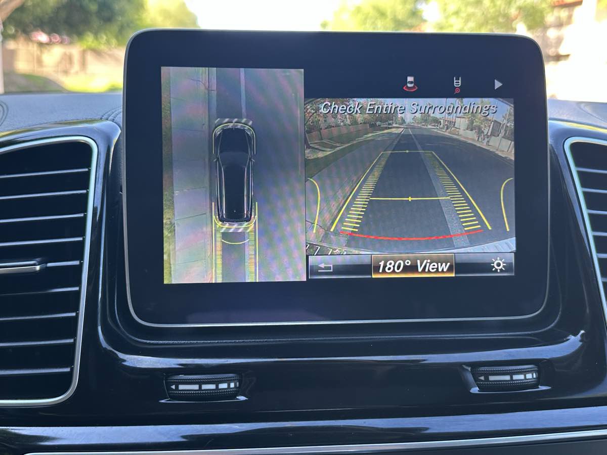 Used 2018 Mercedes-Benz GLS 550 4MATIC w/ Driver Assistance Package image 40