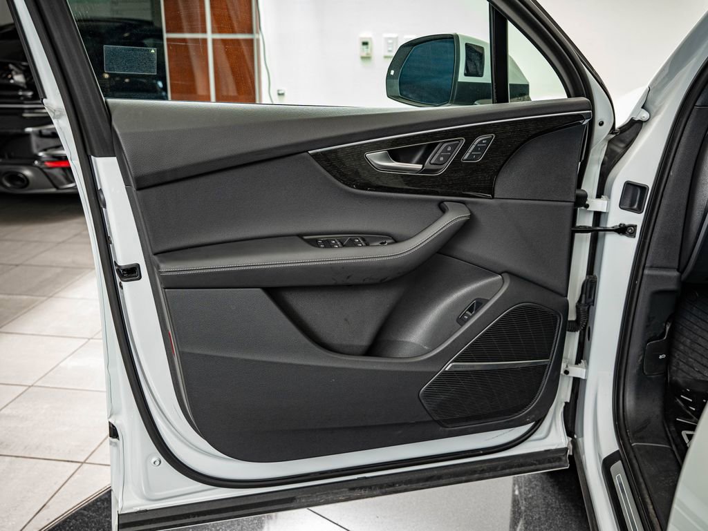 Used 2025 Audi Q7 3.0T Premium Plus w/ Premium Plus Package image 19