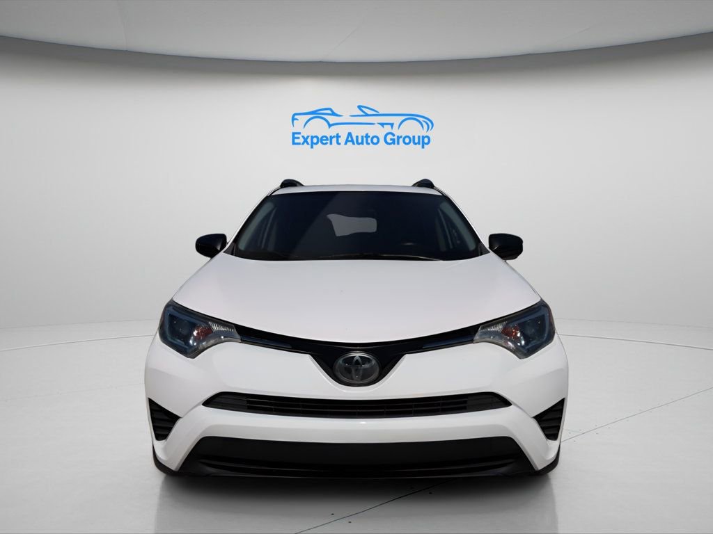 Used 2018 Toyota RAV4 LE image 7