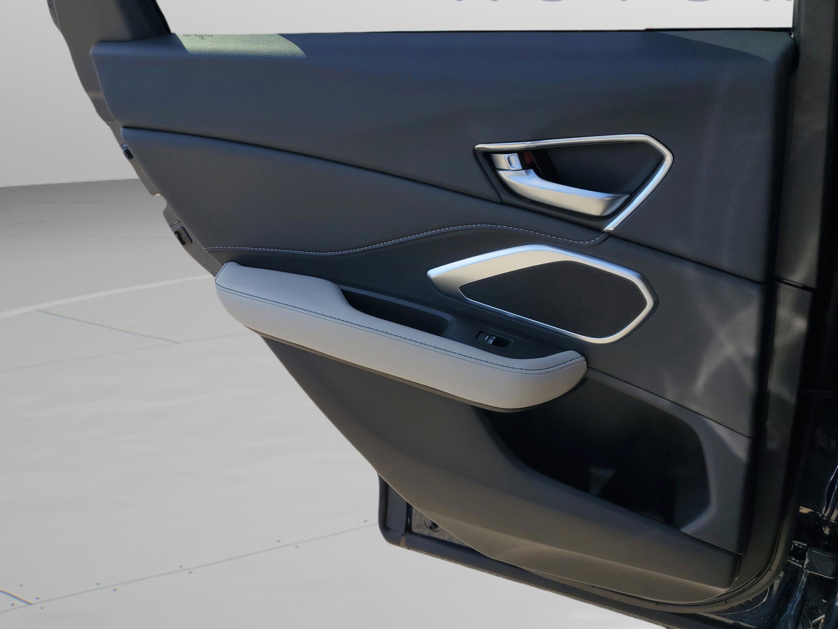 New 2026 Acura RDX SH-AWD image 18