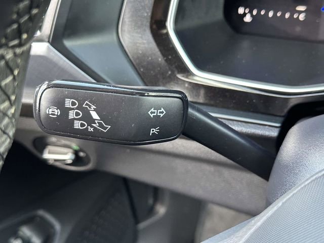 Used 2022 Volkswagen Jetta SE image 27