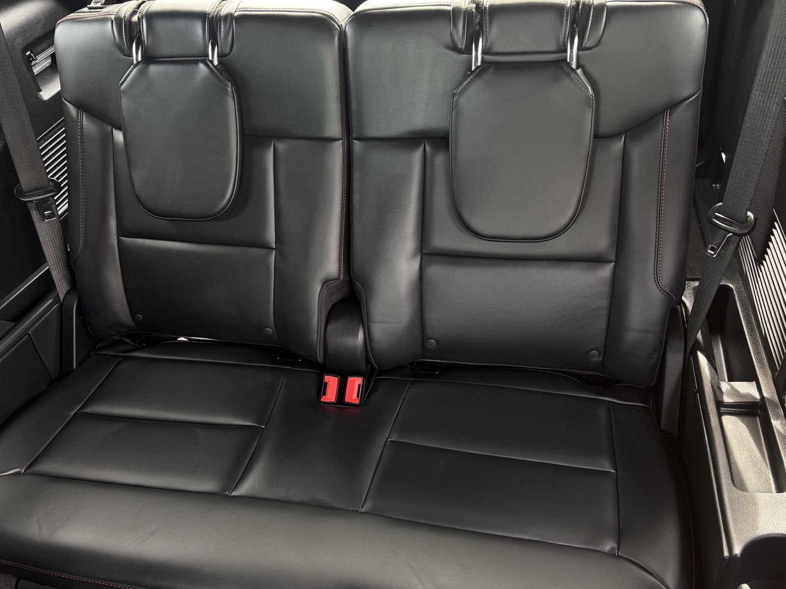 Used 2025 Ford Explorer ST-Line image 31