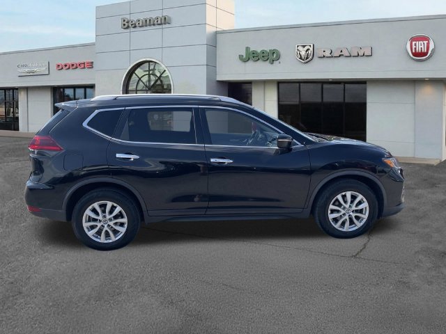 Used 2020 Nissan Rogue SV FWD image 2