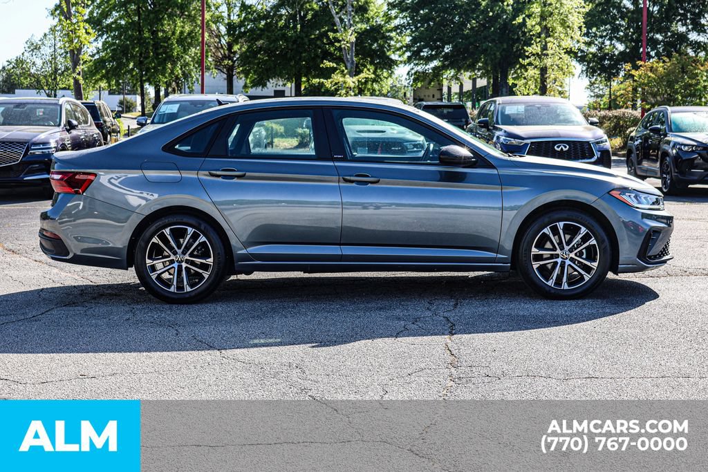 Used 2025 Volkswagen Jetta Sport FWD image 9