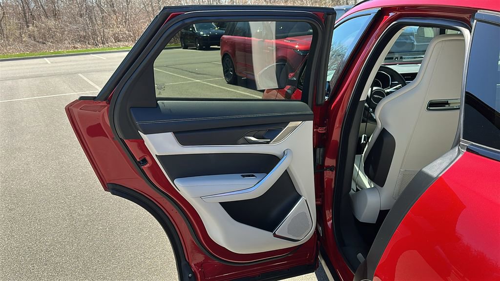 Certified 2023 Jaguar F-PACE R-Dynamic S image 20