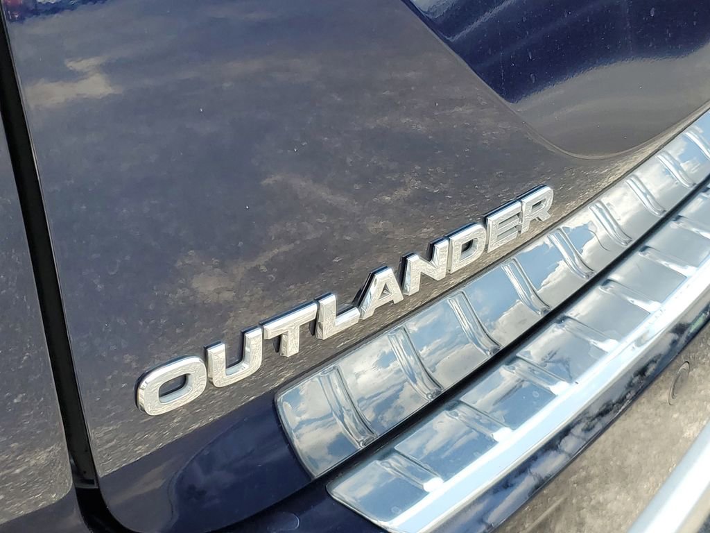 Used 2023 Mitsubishi Outlander SEL image 6