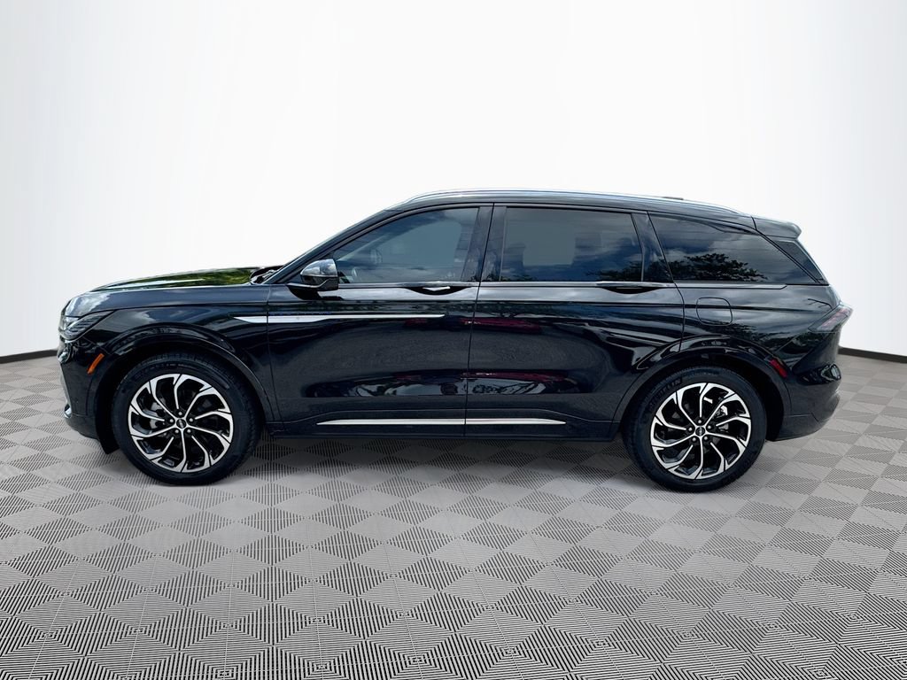 Used 2024 Lincoln Nautilus Reserve w/ Equipment Group 202A AWD/4WD image 9