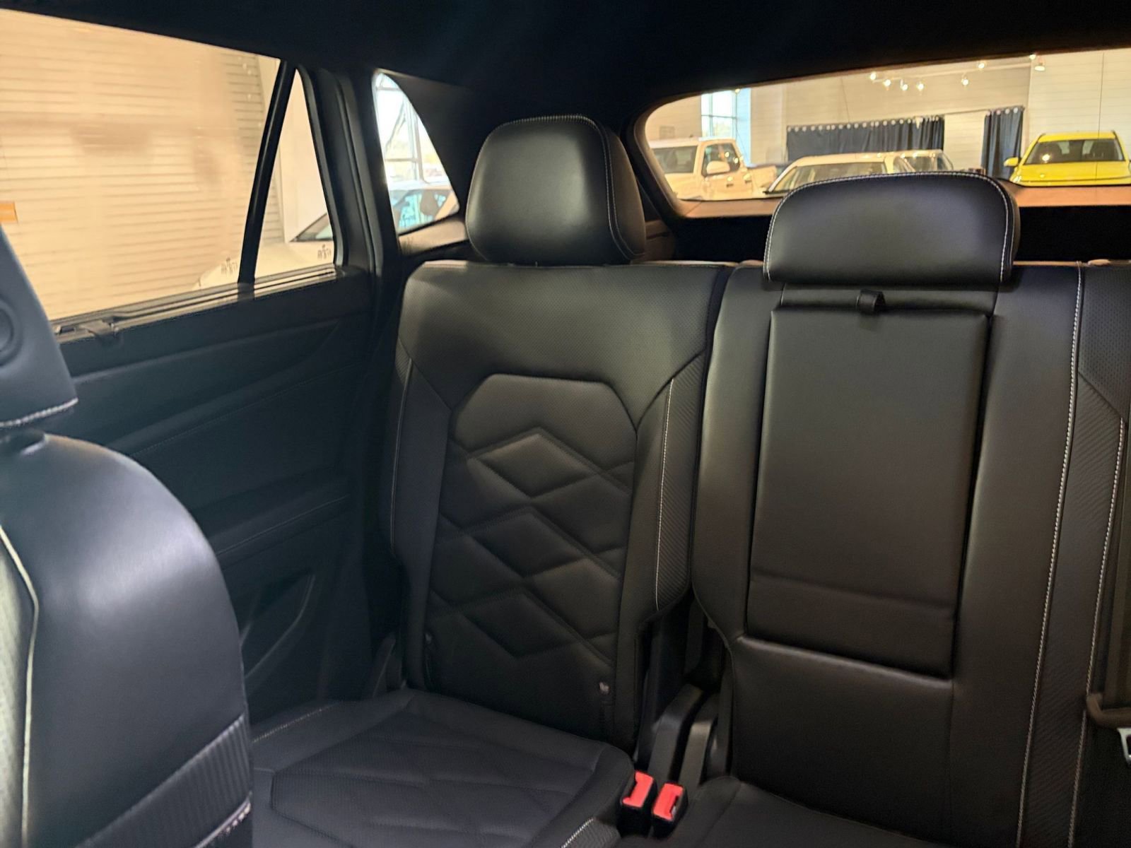 Used 2025 Volkswagen Atlas Cross Sport SE image 39