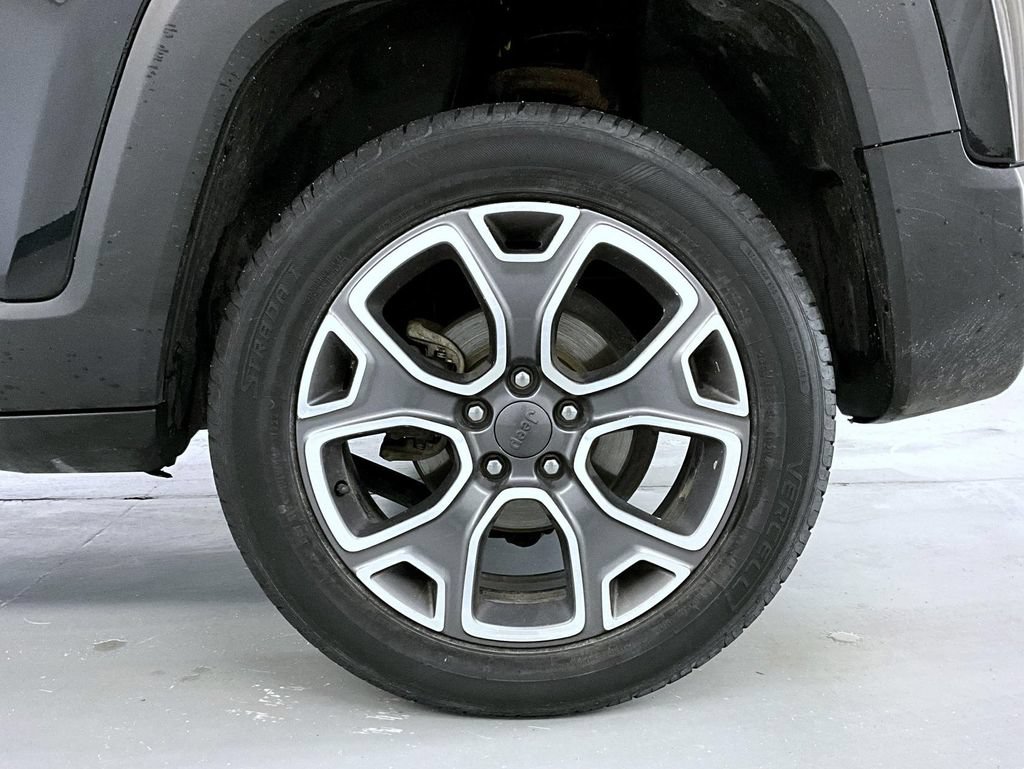 Used 2017 Jeep Renegade Limited AWD/4WD image 22