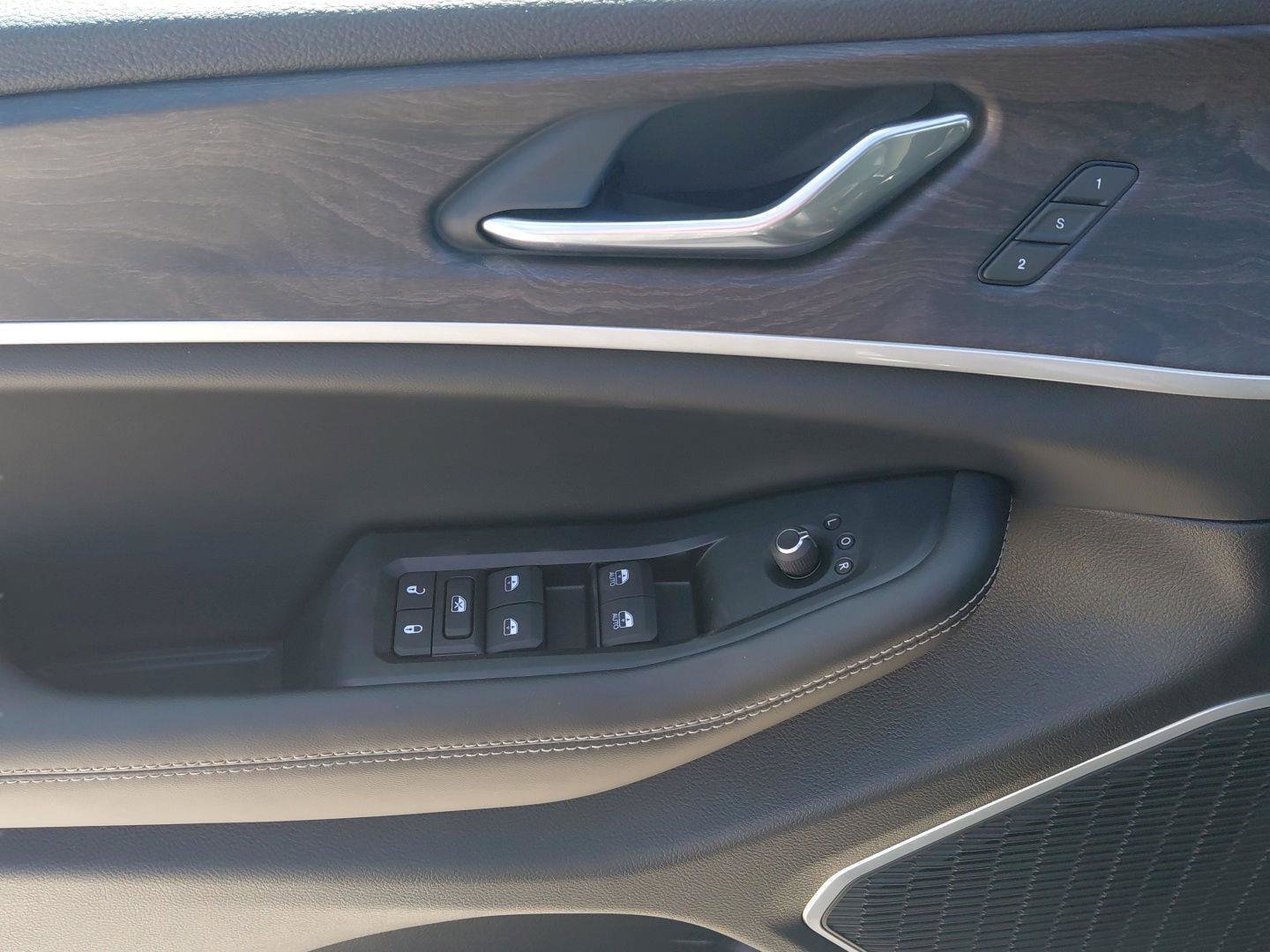 New 2026 Jeep Grand Cherokee Limited w/ Limited Altitude Package image 26