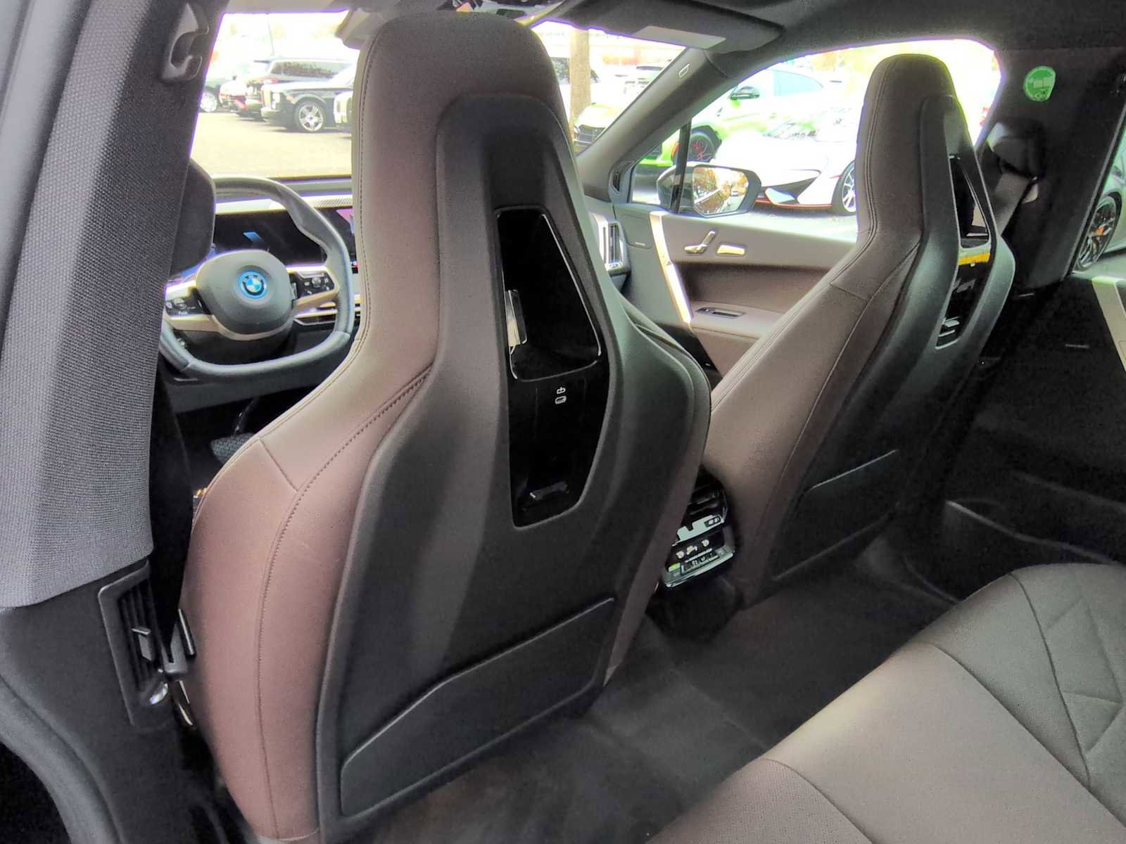 Certified 2025 BMW iX xDrive50 w/ Premium Package image 18