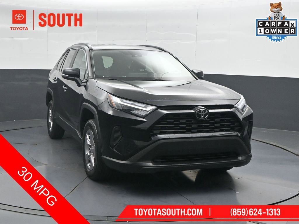 Used 2025 Toyota RAV4 XLE FWD image 5