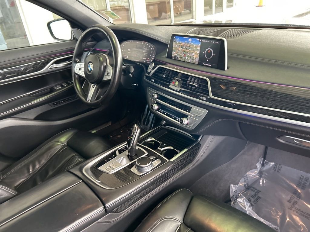 Used 2022 BMW 740i xDrive w/ M Sport Package image 20