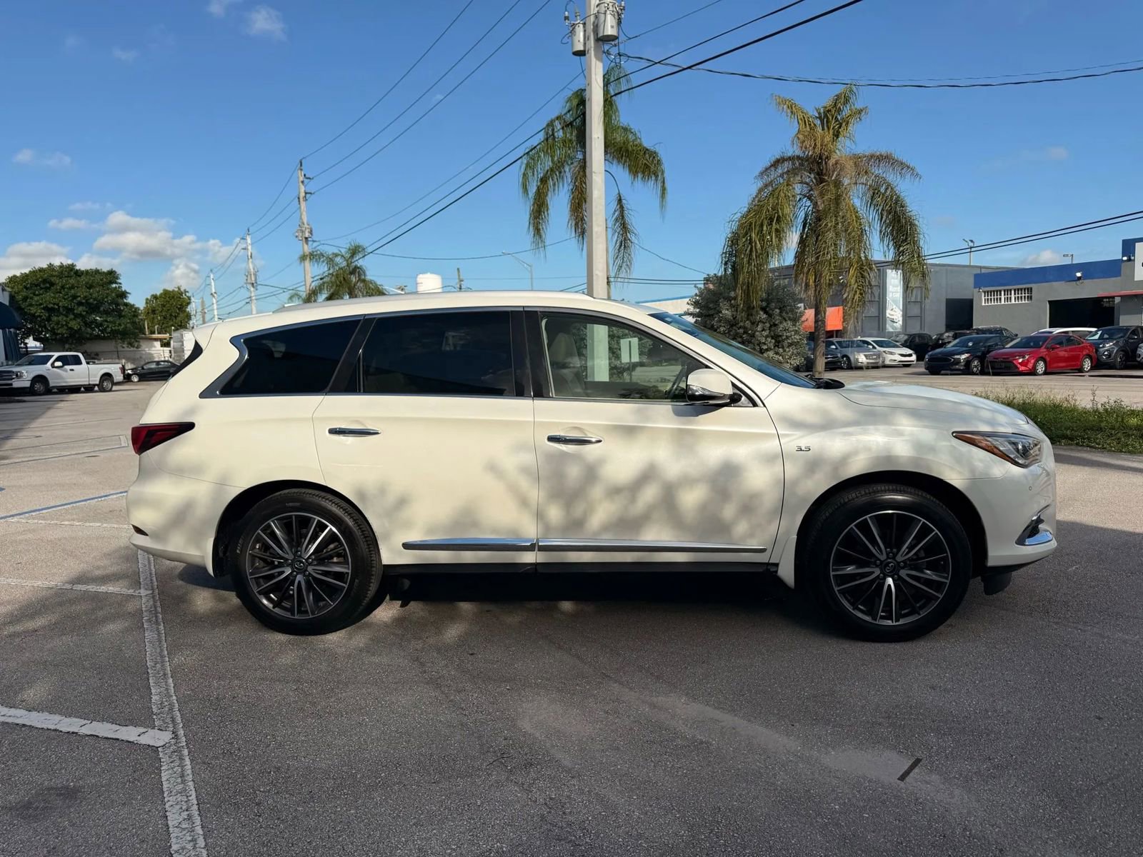 Used 2018 INFINITI QX60 FWD w/ Premium Plus Package image 10