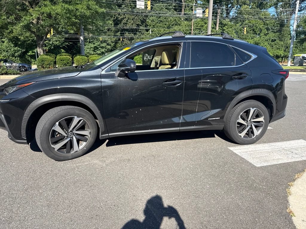Used 2018 Lexus NX 300h AWD w/ Luxury Package image 4