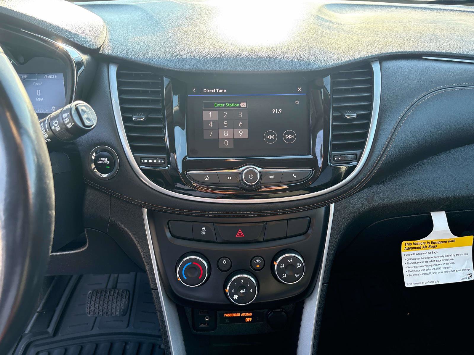 Used 2022 Chevrolet Trax LT w/ LT Convenience Package image 13