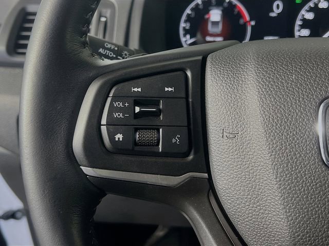 Used 2025 Honda Ridgeline Sport image 17