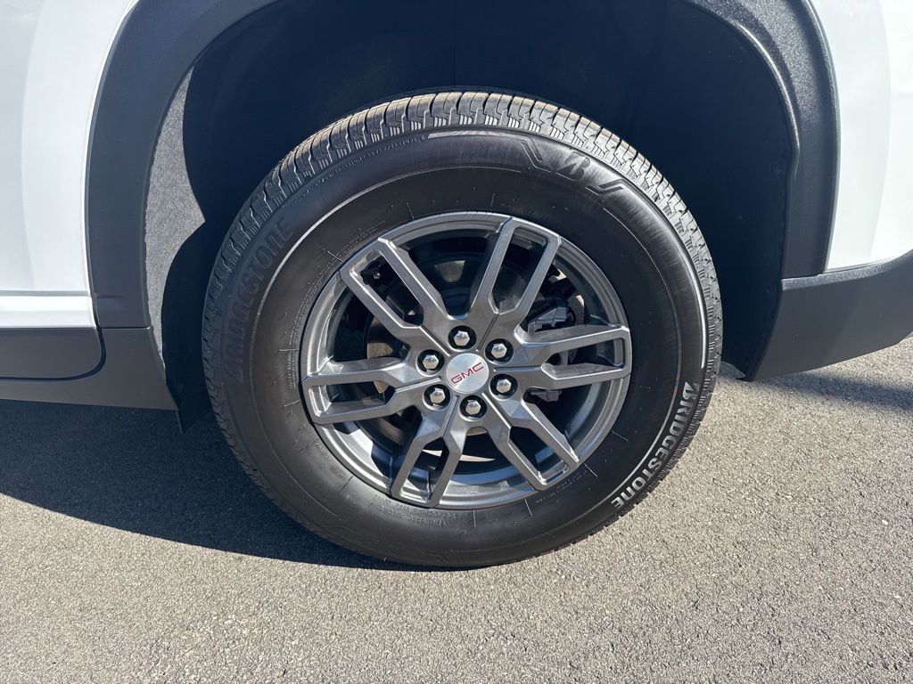 Used 2025 GMC Acadia Elevation FWD image 33