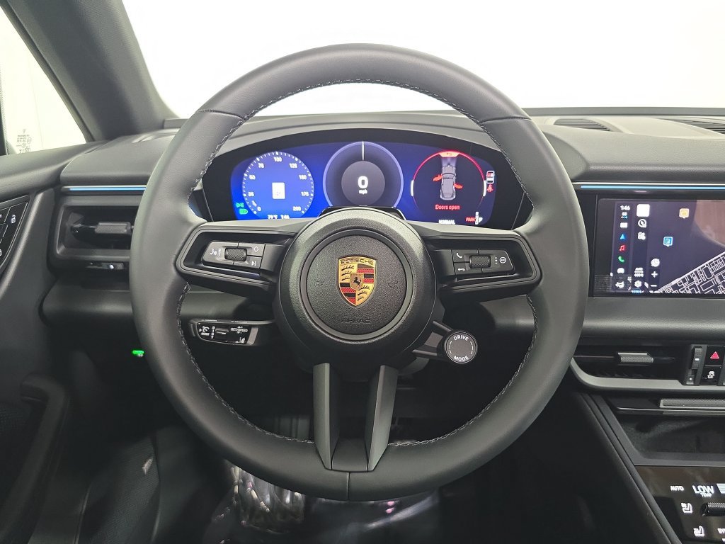 New 2026 Porsche Macan Electric RWD image 14