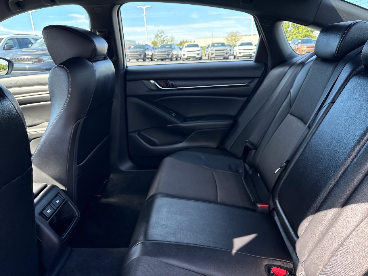 Used 2021 Honda Accord Sport image 12