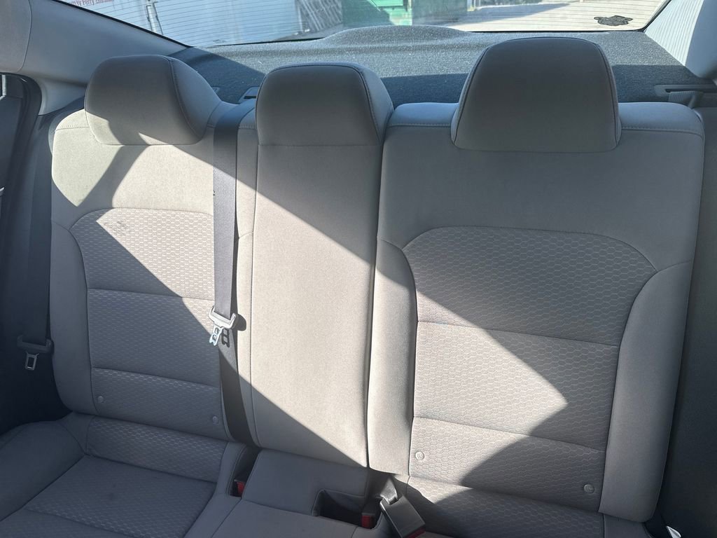 Used 2020 Hyundai Elantra SE w/ Cargo Package (C1) FWD image 19