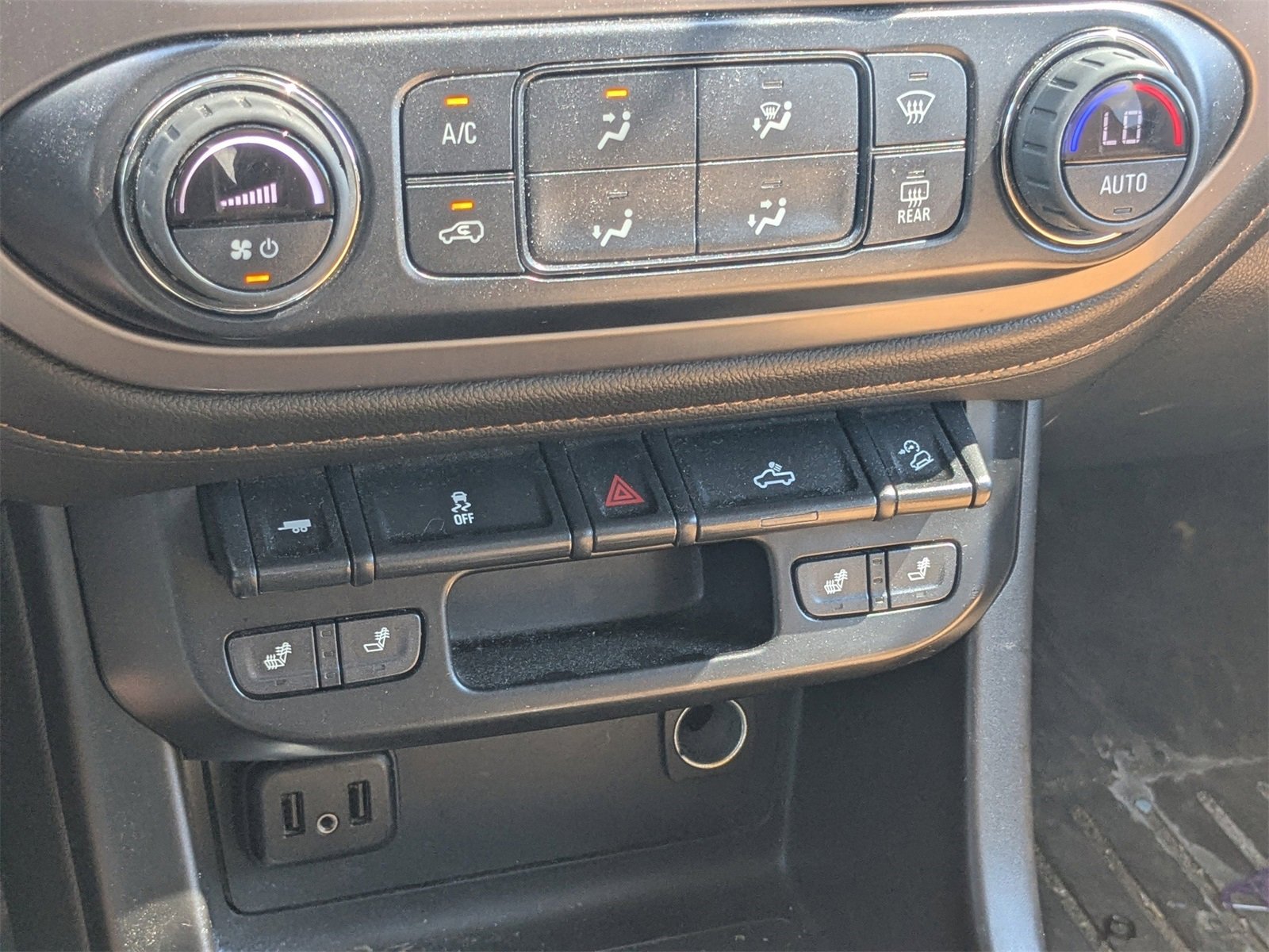 Used 2022 GMC Canyon AT4 w/ Trailering Package image 22