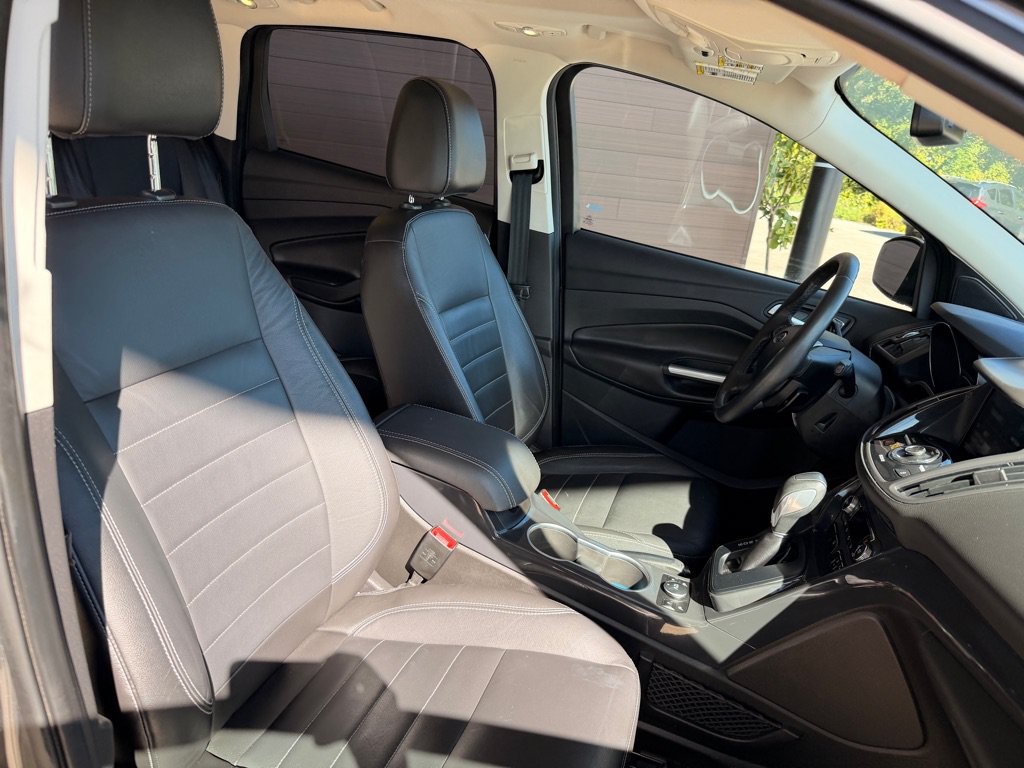 Used 2014 Ford Escape Titanium w/ Equipment Group 401A AWD/4WD image 17