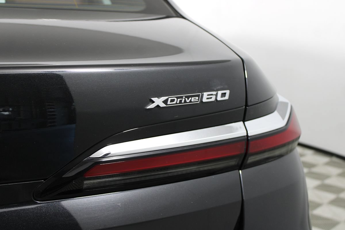 Used 2024 BMW i7 xDrive60 AWD/4WD image 46