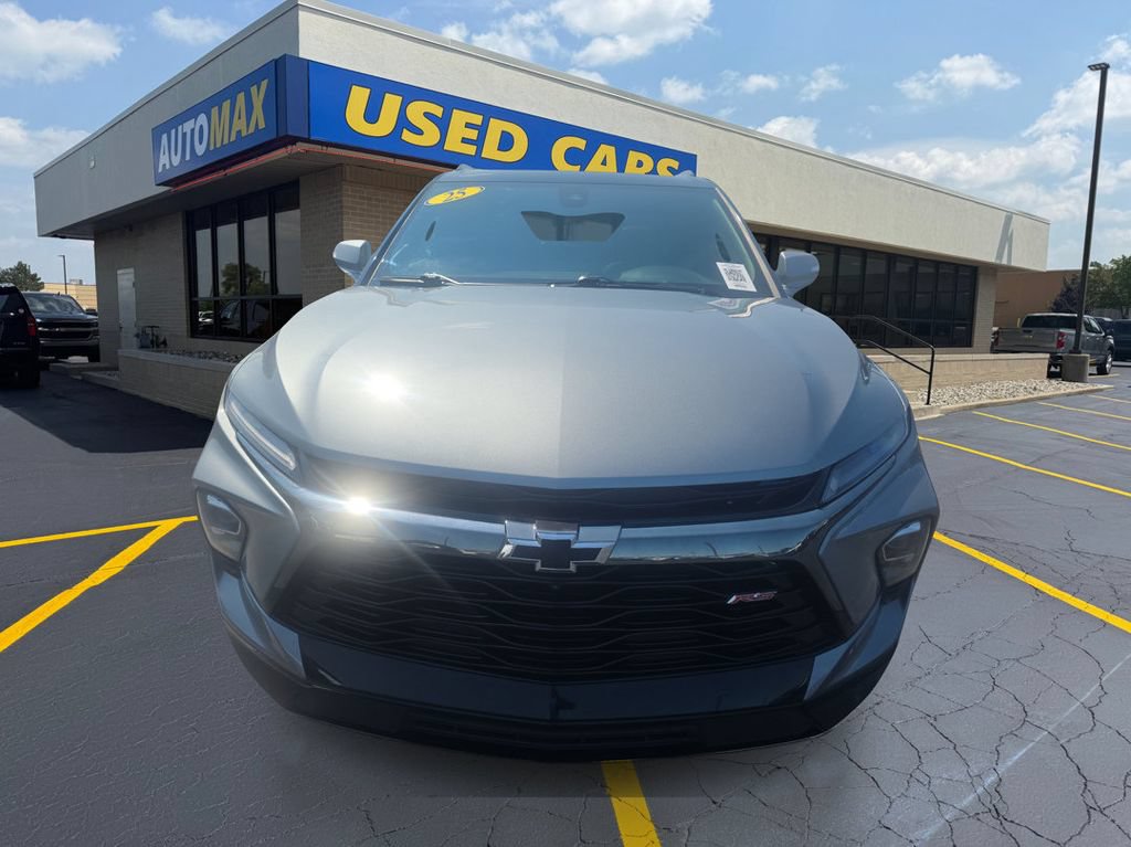 Used 2025 Chevrolet Blazer RS w/ Driver Confidence II Package AWD/4WD image 3