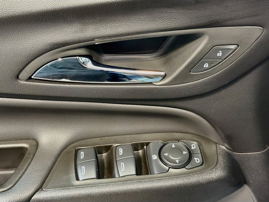Used 2024 Chevrolet Equinox LT FWD image 17