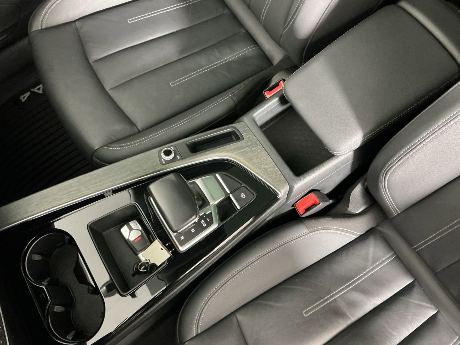 Used 2021 Audi A4 2.0T Premium w/ Convenience Package image 17