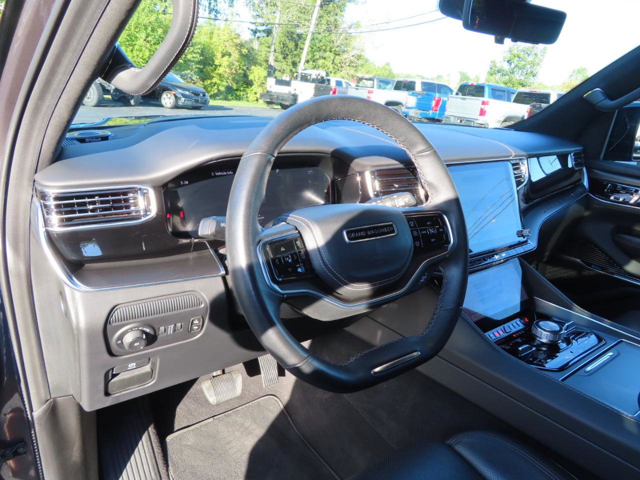 Used 2024 Jeep Grand Wagoneer L Series II w/ Quick Order Packagew 28T AWD/4WD image 27