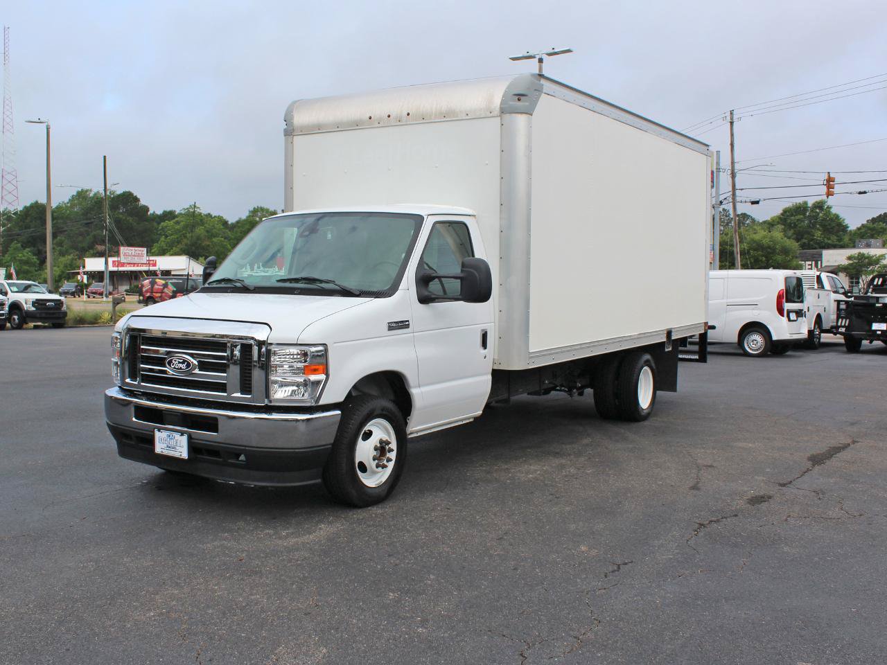 Used 2026 Ford E-350 and Econoline 350 Super Duty w/ Power Equipment Group RWD image 10