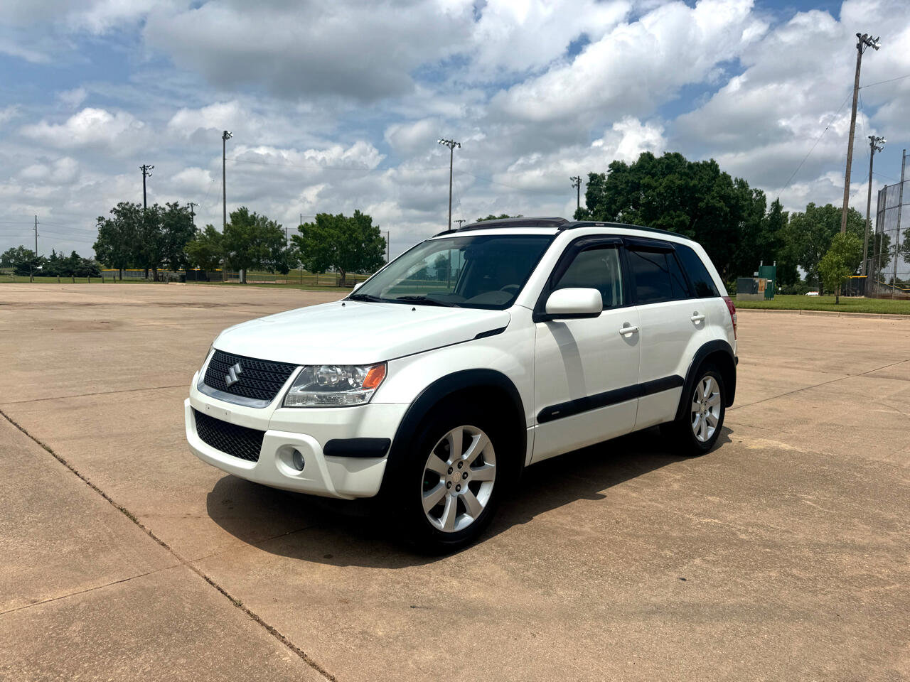 Used 2011 Suzuki Grand Vitara Limited image 3