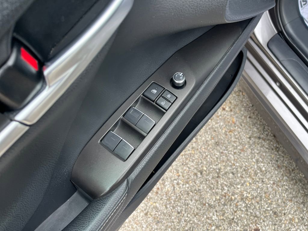 Used 2023 Toyota Camry XSE image 12