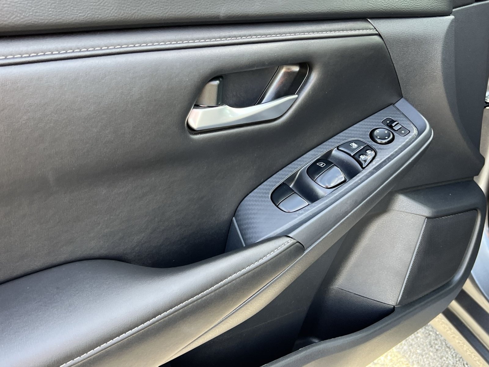 Used 2025 Nissan Sentra SV w/ Trunk Package FWD image 15