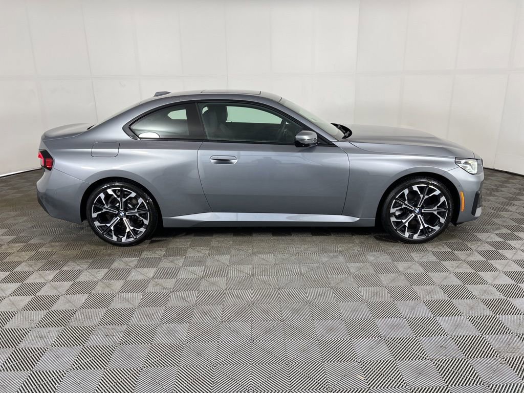 Used 2025 BMW 230i xDrive Coupe w/ Premium Package image 4