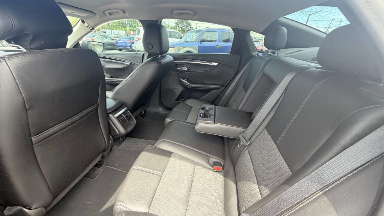 Used 2016 Chevrolet Impala LT w/ Convenience Package FWD image 11