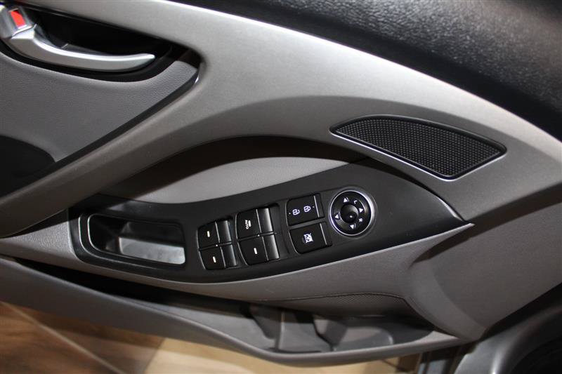 Used 2014 Hyundai Elantra Limited FWD image 23