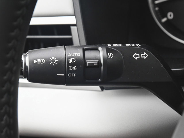 New 2025 Mitsubishi Outlander SE image 22