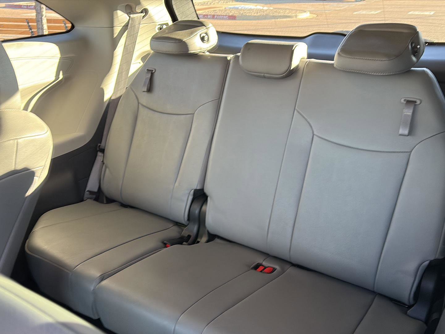 Used 2023 Toyota Sienna XLE image 22